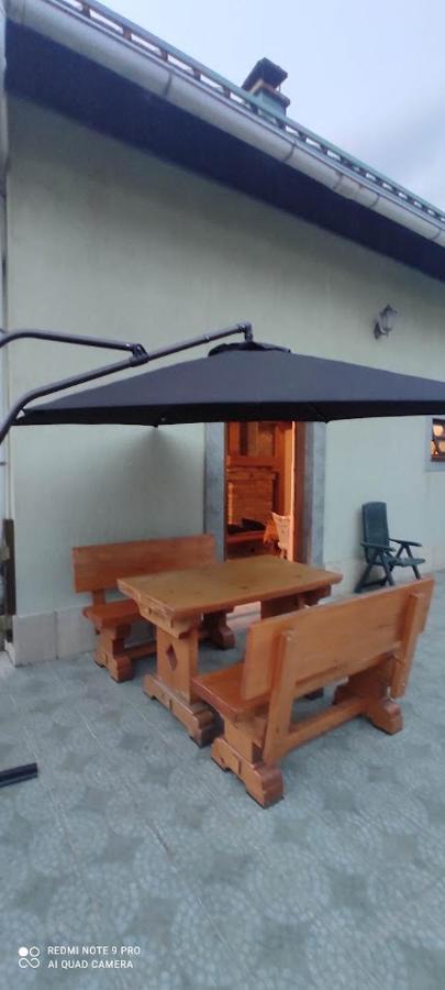 פוז'ינה Apartman Sipak מראה חיצוני תמונה